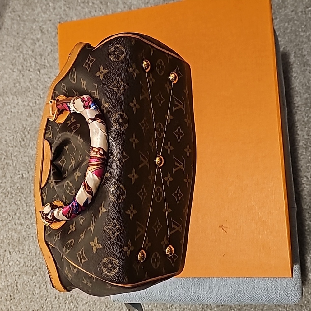 Authentic Louis Vuitton Tivoli PM Bag - Picture 7 of 16